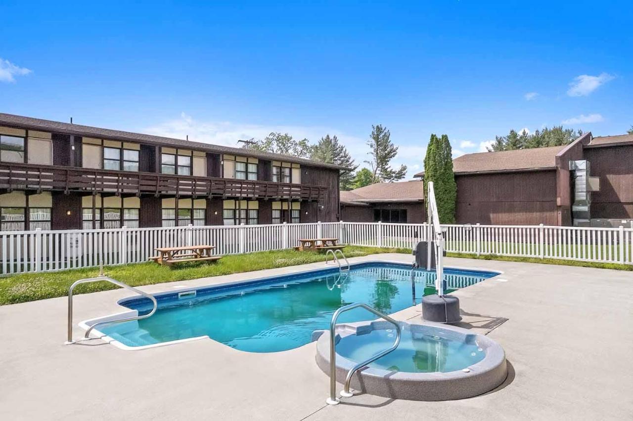 Shadowbrook Resort Tunkhannock ภายนอก รูปภาพ
